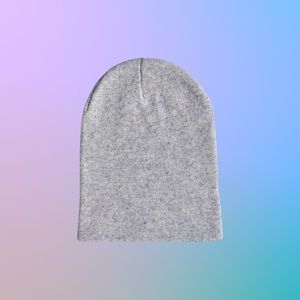 EUC 🐻‍❄️ Light heather grey knit beanie.
